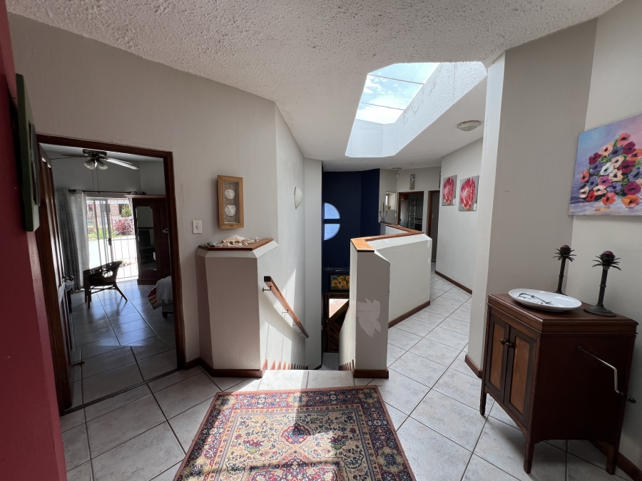 5 Bedroom Property for Sale in Wavecrest Eastern Cape